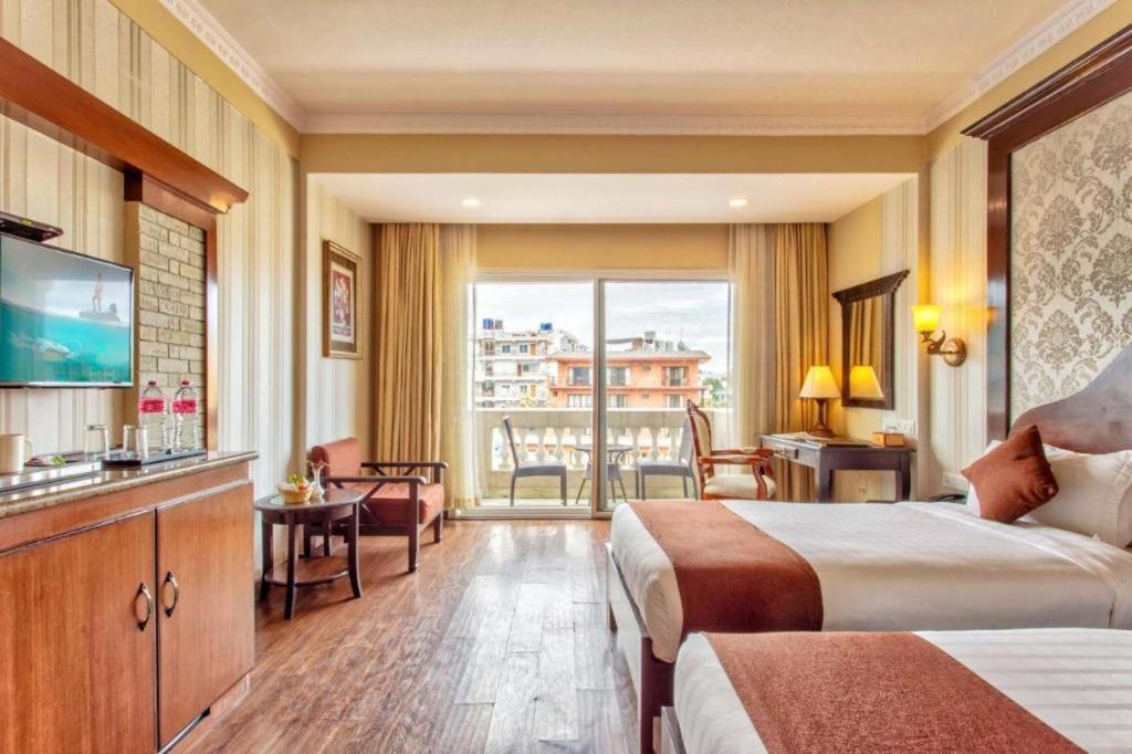 Da Yatra Courtyard Hotel & Resort Покхара Экстерьер фото
