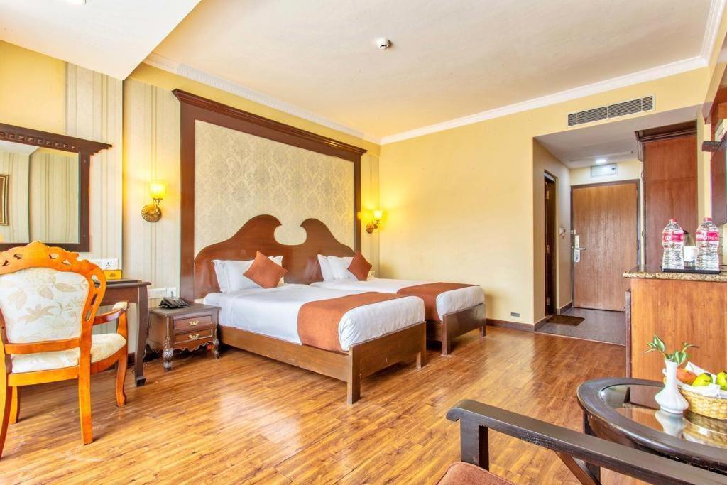 Da Yatra Courtyard Hotel & Resort Покхара Экстерьер фото