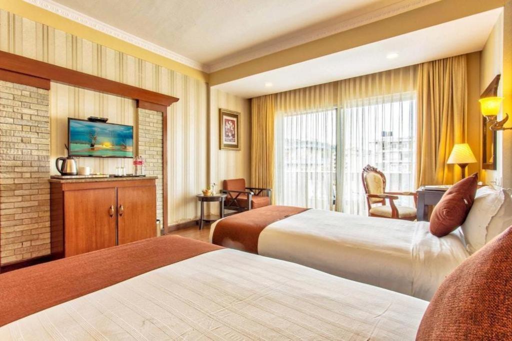 Da Yatra Courtyard Hotel & Resort Покхара Экстерьер фото